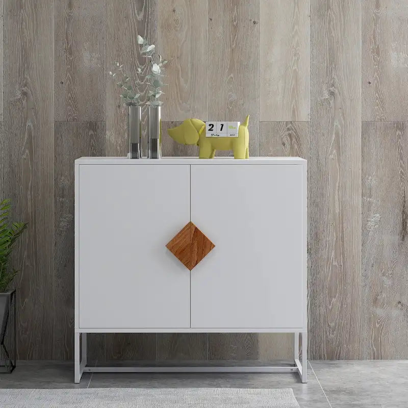 Buffet blanc à 4 portes avec poignées carrées en bois et cadre en fer
