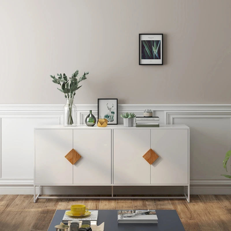 Buffet blanc à 4 portes avec poignées carrées en bois et cadre en fer