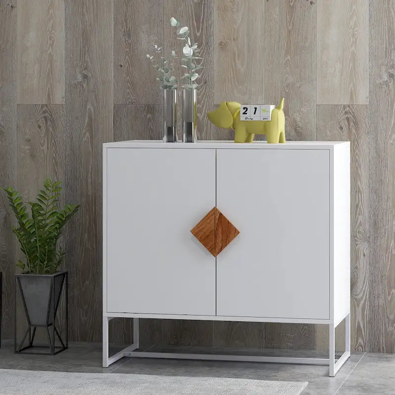 Buffet blanc à 4 portes avec poignées carrées en bois et cadre en fer