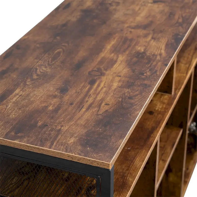 Buffet en bois brun rustique avec étagères ouvertes et cadre en acier