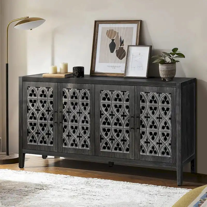 Buffet antique noir à quatre portes en bois ajouré avec détails floraux